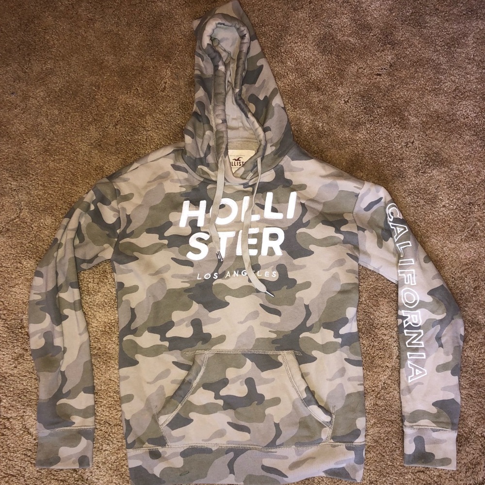 Women’s Camo Hollister size Small Hoodie